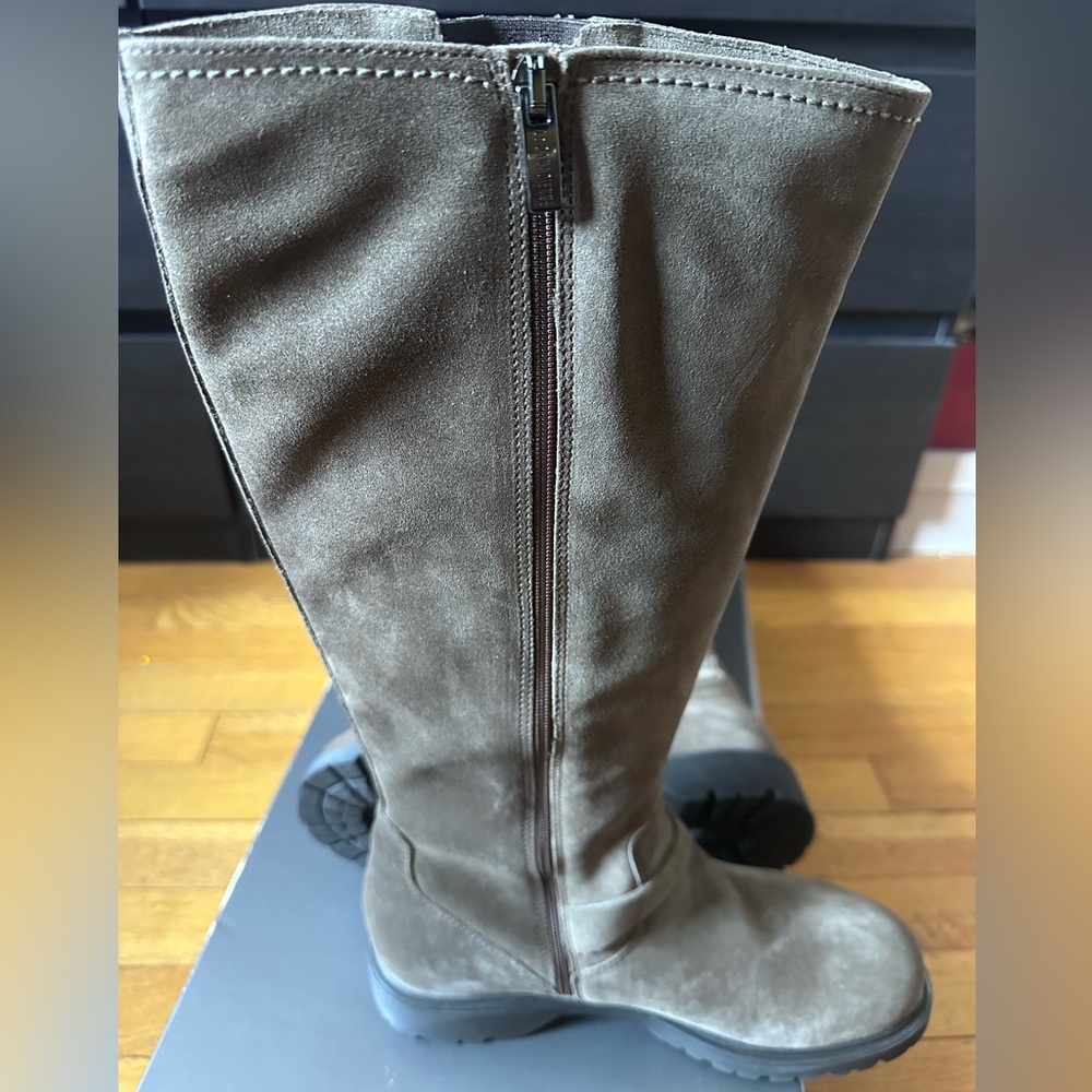 La Canadienne suede boots 9 - Picture 7 of 12